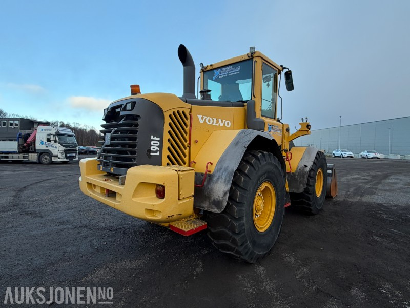 2006 Volvo L90E hjullaster - Sentralsmøring - Joystick - Tilleggshydraulikk - Kolesový nakladač: obrázok 5 2006 Volvo L90E hjullaster - Sentralsmøring - Joystick - Tilleggshydraulikk - Kolesový nakladač: obrázok 5