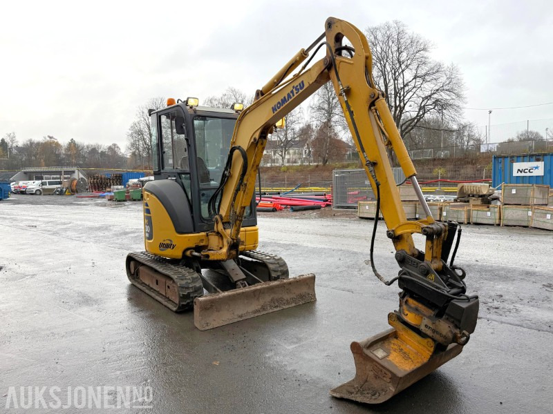 2007 Komatsu PC30 MR-2 minigraver med Engcon tiltrotator, lys, 1 skuffe, gummibelter, skjær - Mini rýpadlo: obrázok 3 2007 Komatsu PC30 MR-2 minigraver med Engcon tiltrotator, lys, 1 skuffe, gummibelter, skjær - Mini rýpadlo: obrázok 3