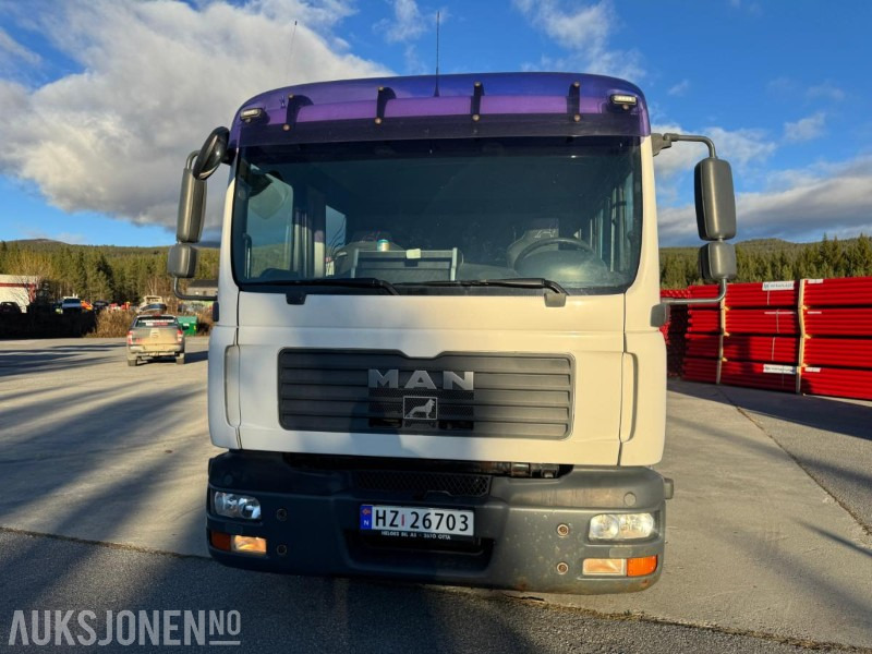 2007 MAN TGL 8.180 4X2 LINJEBIL MED KRAN OG MASSE UTSTYR - Valníkový/ Plošinový nákladný automobil: obrázok 3 2007 MAN TGL 8.180 4X2 LINJEBIL MED KRAN OG MASSE UTSTYR - Valníkový/ Plošinový nákladný automobil: obrázok 3