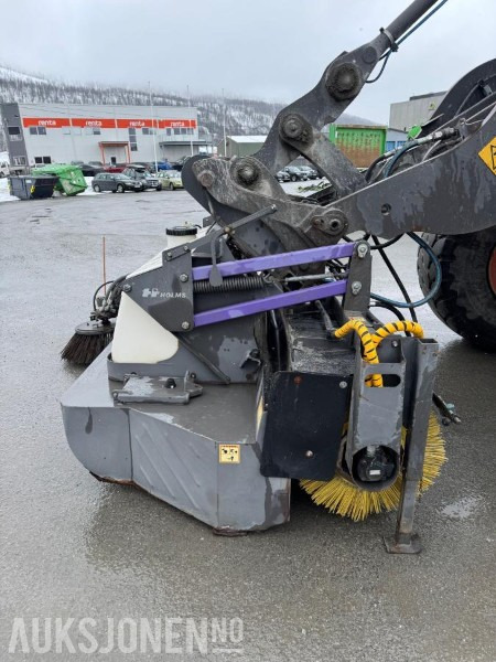 2008 Holms 300-2.5 Feiekost med vanning, oppsamler og sidebørste - Stavebné zariadenia: obrázok 2 2008 Holms 300-2.5 Feiekost med vanning, oppsamler og sidebørste - Stavebné zariadenia: obrázok 2
