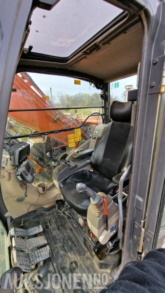 Rýpadlo 2009 Hitachi ZX225USLC-3 Beltegraver m/GPS/Rototilt med klype/3 skuffer, 12800 timer: obrázok 20 Rýpadlo 2009 Hitachi ZX225USLC-3 Beltegraver m/GPS/Rototilt med klype/3 skuffer, 12800 timer: obrázok 20