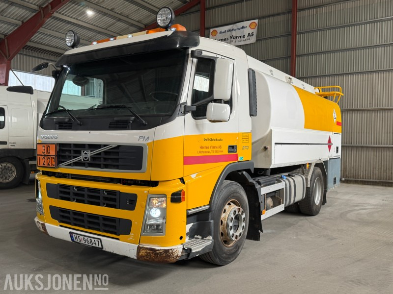 2010 Volvo FM 370 tankbil med 12000 liters tank - Cisternové vozidlo: obrázok 1 2010 Volvo FM 370 tankbil med 12000 liters tank - Cisternové vozidlo: obrázok 1