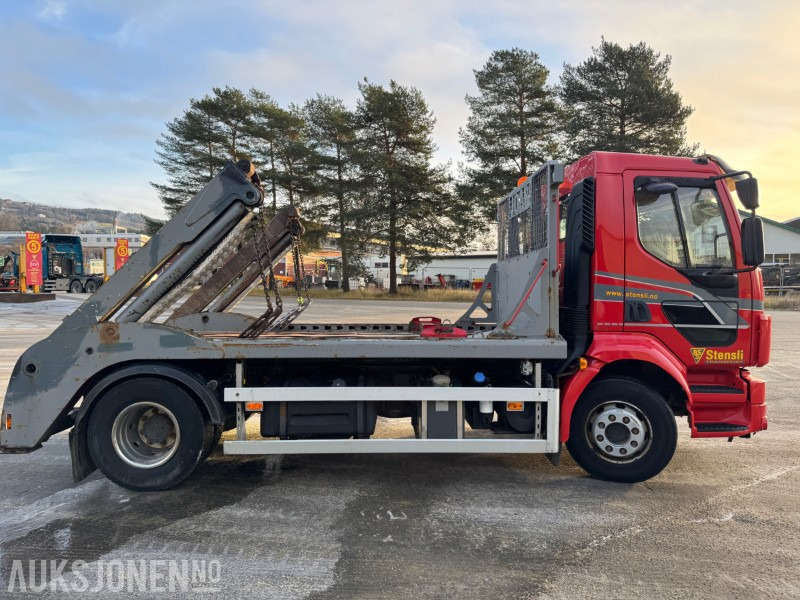 2011 Volvo FL-260 liftbil - Ramenový nosič kontajnerov: obrázok 2 2011 Volvo FL-260 liftbil - Ramenový nosič kontajnerov: obrázok 2