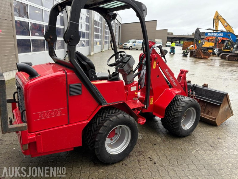 2012 Schäffer SCHAFFER 3046 kompakt laster med skuff og palle gaffel - Šmykom riadený nakladač: obrázok 4 2012 Schäffer SCHAFFER 3046 kompakt laster med skuff og palle gaffel - Šmykom riadený nakladač: obrázok 4