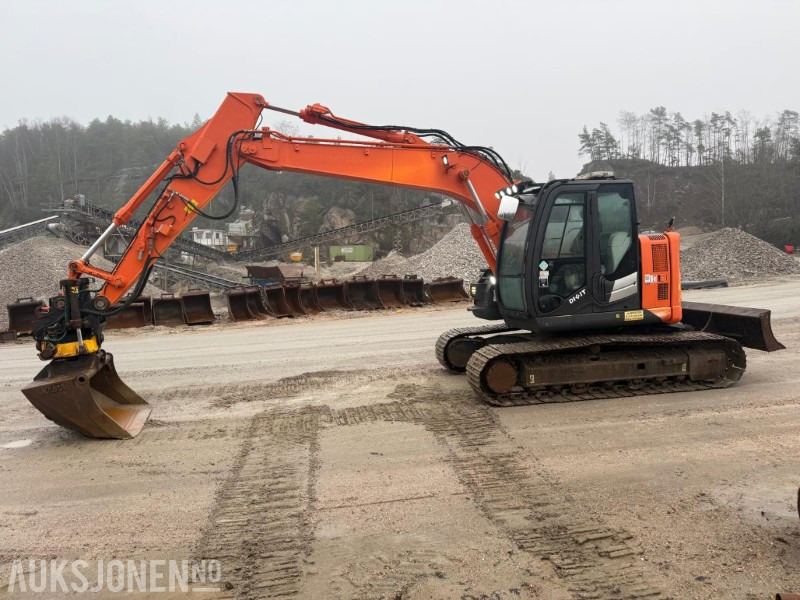 2014 Hitachi Zaxis 135us BELTEGRAVER ENGCON TILTROTATOR SERVICEHISTORIKK SENTRALSMØRING 2 SKUFFER - Rýpadlo: obrázok 3 2014 Hitachi Zaxis 135us BELTEGRAVER ENGCON TILTROTATOR SERVICEHISTORIKK SENTRALSMØRING 2 SKUFFER - Rýpadlo: obrázok 3