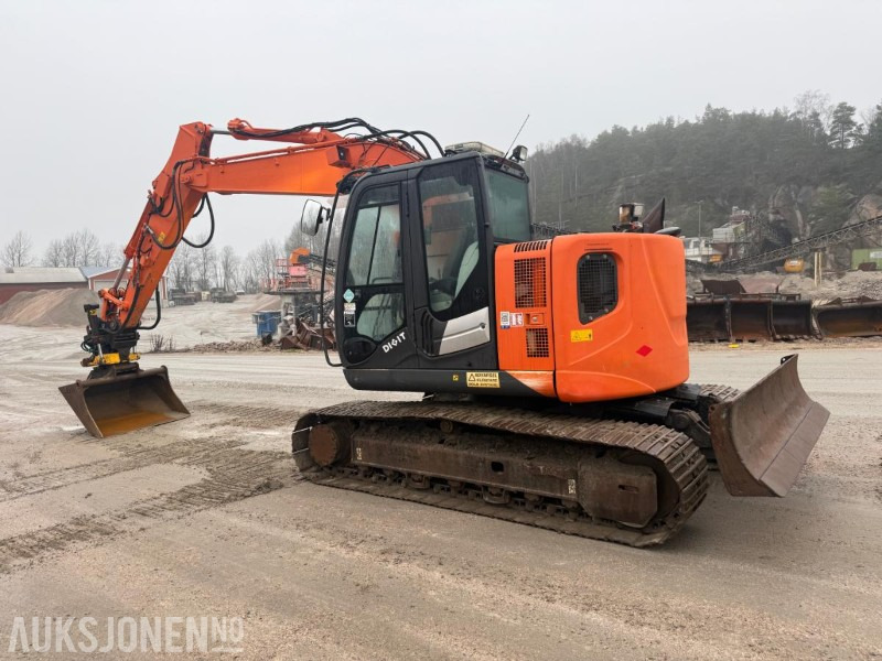 2014 Hitachi Zaxis 135us BELTEGRAVER ENGCON TILTROTATOR SERVICEHISTORIKK SENTRALSMØRING 2 SKUFFER - Rýpadlo: obrázok 5 2014 Hitachi Zaxis 135us BELTEGRAVER ENGCON TILTROTATOR SERVICEHISTORIKK SENTRALSMØRING 2 SKUFFER - Rýpadlo: obrázok 5