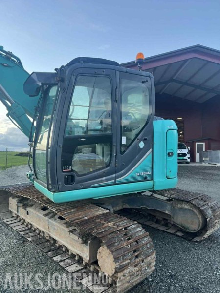 2014 Kobelco sk140srlc-3 gravemaskin Hk feste s60 Engcon tiltrotator 3 skuffer Sentralsmøring - Rýpadlo: obrázok 2 2014 Kobelco sk140srlc-3 gravemaskin Hk feste s60 Engcon tiltrotator 3 skuffer Sentralsmøring - Rýpadlo: obrázok 2