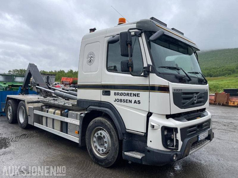 2014 Volvo FMX * Krokløft * 275076 km * Godkjent som skolebil * Eu godkjent til 25.08.2025 - Hákový nosič kontajnerov: obrázok 2 2014 Volvo FMX * Krokløft * 275076 km * Godkjent som skolebil * Eu godkjent til 25.08.2025 - Hákový nosič kontajnerov: obrázok 2