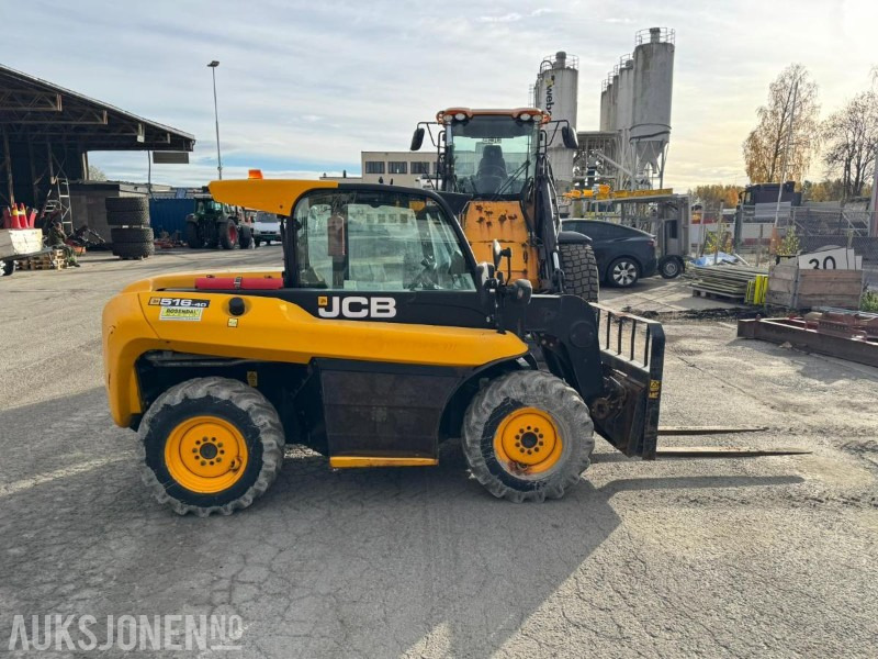 2015 JCB 516-40 | 3.5t teleskoplaster - 4WD, 4-hjulstyring, 1600kg, 4 meter, skuffe og pallegafler - Teleskopický nakladač: obrázok 4 2015 JCB 516-40 | 3.5t teleskoplaster - 4WD, 4-hjulstyring, 1600kg, 4 meter, skuffe og pallegafler - Teleskopický nakladač: obrázok 4