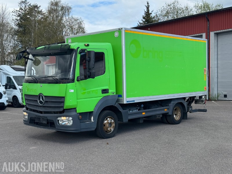 2015 Mercedes-Benz ATEGO - Skapbil med løftelem - Lett lastebil - Skříňový nákladní auto: obrázok 1 2015 Mercedes-Benz ATEGO - Skapbil med løftelem - Lett lastebil - Skříňový nákladní auto: obrázok 1