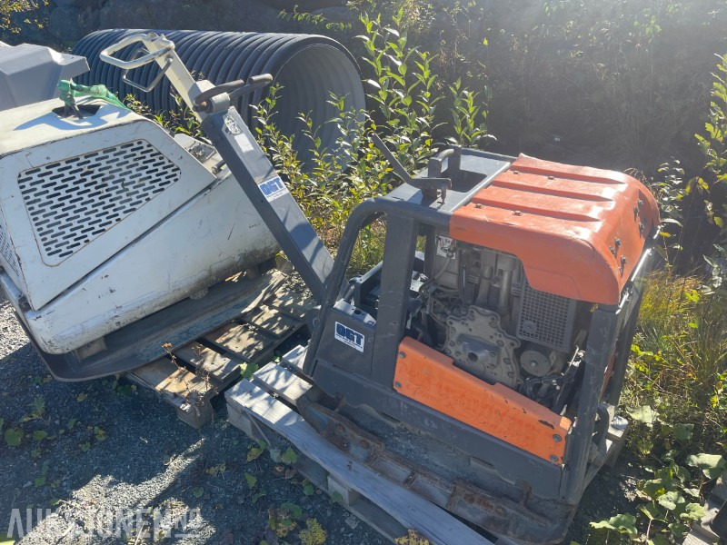 2015 Supra vibroplate - Hoppetusse med Hatz dieselmotor – Reversibel - Valec: obrázok 1 2015 Supra vibroplate - Hoppetusse med Hatz dieselmotor – Reversibel - Valec: obrázok 1