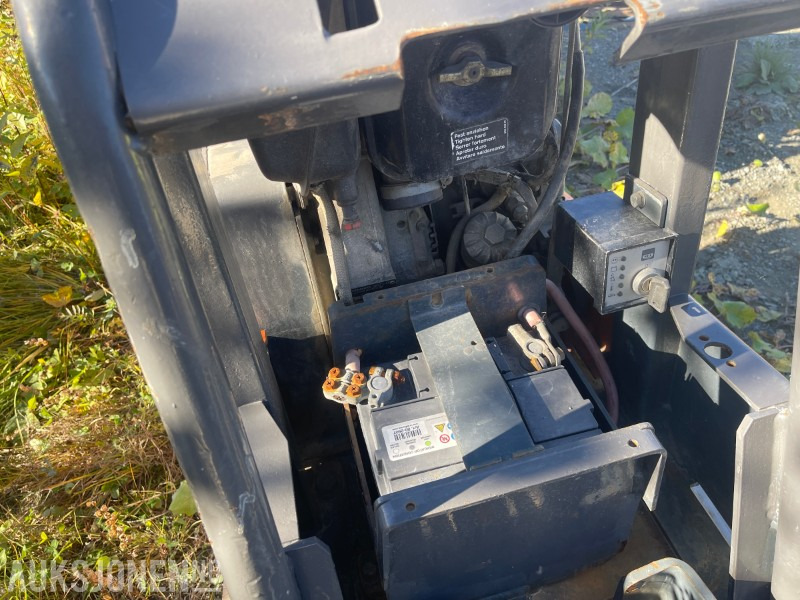 2015 Supra vibroplate - Hoppetusse med Hatz dieselmotor – Reversibel - Valec: obrázok 5 2015 Supra vibroplate - Hoppetusse med Hatz dieselmotor – Reversibel - Valec: obrázok 5