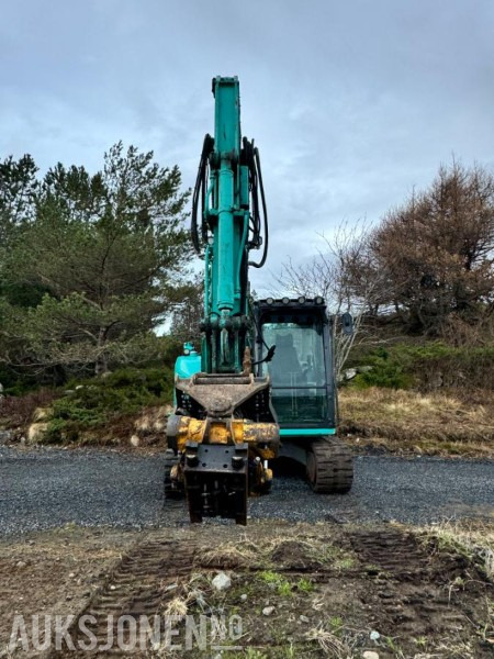2016 Kobelco SK75SR-3E - 8,5 tonns gravemaskin med gummibelter - Tiltrotator - Pusskuffe - Bunkringspumpe - Sentralsmøring - Sertifisert - Rýpadlo: obrázok 2 2016 Kobelco SK75SR-3E - 8,5 tonns gravemaskin med gummibelter - Tiltrotator - Pusskuffe - Bunkringspumpe - Sentralsmøring - Sertifisert - Rýpadlo: obrázok 2