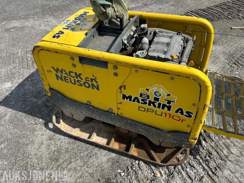 2016 Wacker Neuson DPU110rLem970 - 142 timer - VIBROPLATE - Valec: obrázok 4 2016 Wacker Neuson DPU110rLem970 - 142 timer - VIBROPLATE - Valec: obrázok 4