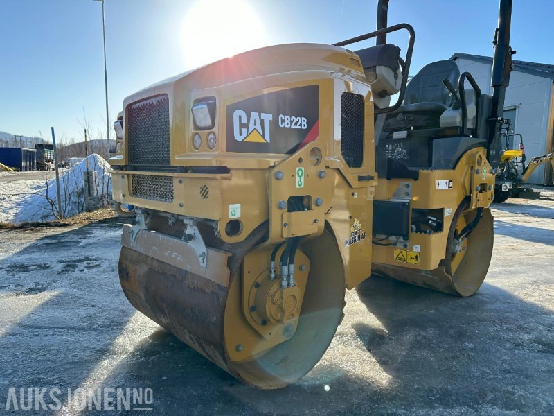 2017 CAT CB22B VIBRO VALS - 1678 Timer - Valec: obrázok 1 2017 CAT CB22B VIBRO VALS - 1678 Timer - Valec: obrázok 1