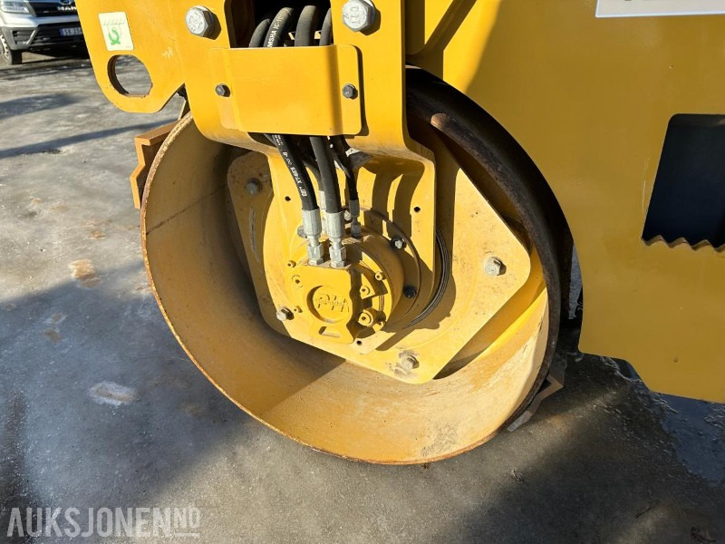 2017 CAT CB22B VIBRO VALS - 1678 Timer - Valec: obrázok 3 2017 CAT CB22B VIBRO VALS - 1678 Timer - Valec: obrázok 3