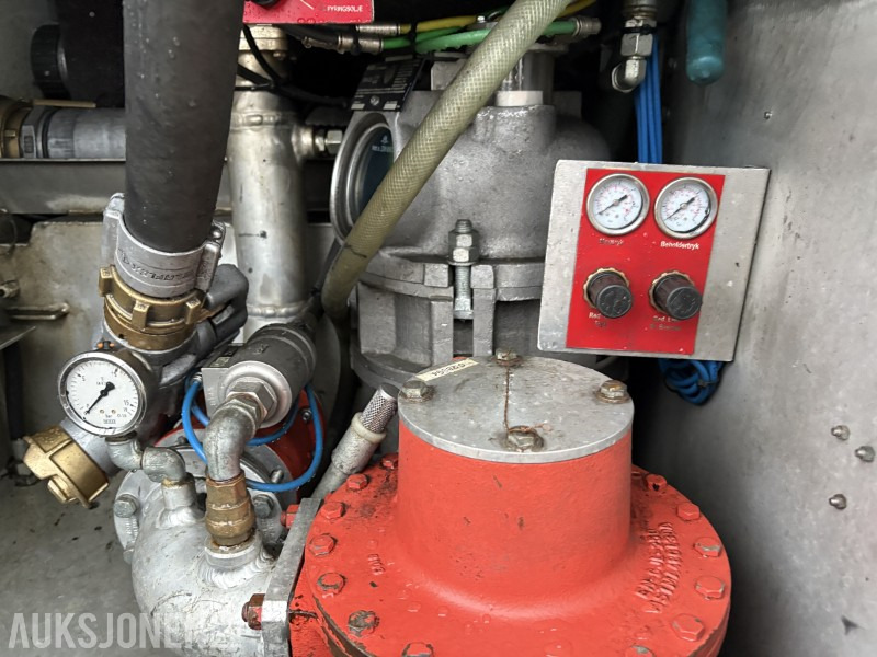 Cisternové vozidlo 2018 Volvo FH 540 6x2 tankbil - HMK Bilcon - Lav km: obrázok 30 Cisternové vozidlo 2018 Volvo FH 540 6x2 tankbil - HMK Bilcon - Lav km: obrázok 30