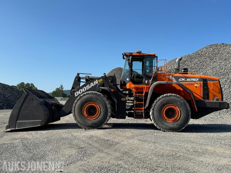 2019 Doosan DL550-5 hjullaster med skuffe / Spakstyring / Loadtronic vekt - Kolesový nakladač: obrázok 4 2019 Doosan DL550-5 hjullaster med skuffe / Spakstyring / Loadtronic vekt - Kolesový nakladač: obrázok 4