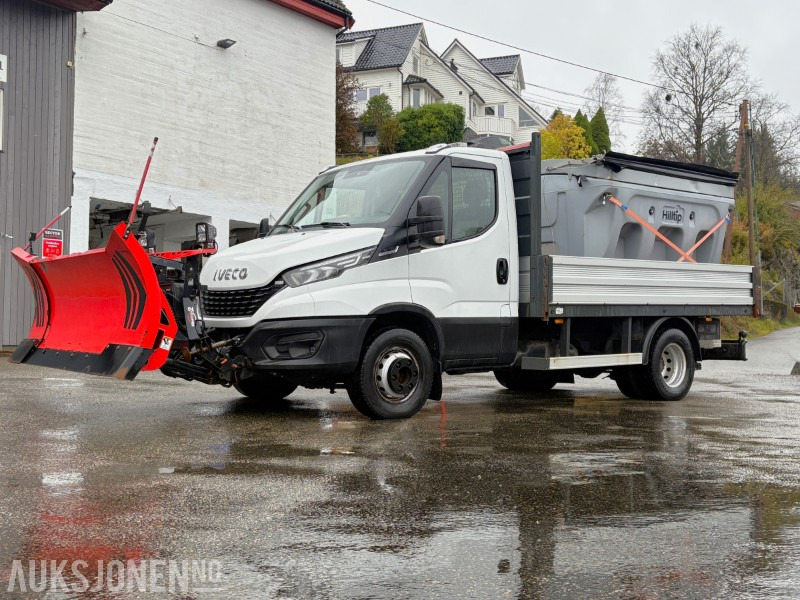 2019 Iveco Daily planbil m/ Hilltip IceStriker og Western Wide-Out brøyteplog - Valníkový/ Plošinový nákladný automobil: obrázok 1 2019 Iveco Daily planbil m/ Hilltip IceStriker og Western Wide-Out brøyteplog - Valníkový/ Plošinový nákladný automobil: obrázok 1