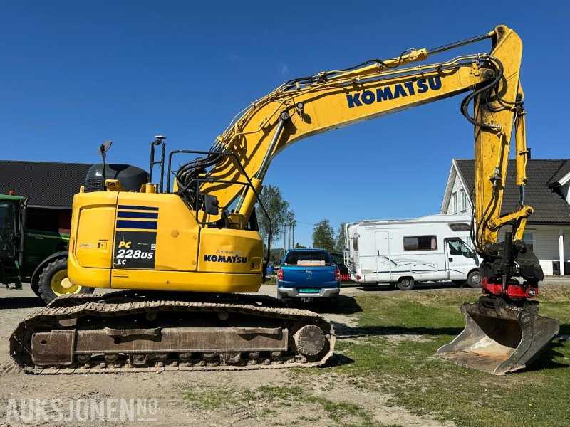 2019 Komatsu PC228USLC-11 - Gravemaskin - Tiltrotator R8 - Topcon GPS - 2skuffer - Sentralsmøring - 4467timer - Rýpadlo: obrázok 5 2019 Komatsu PC228USLC-11 - Gravemaskin - Tiltrotator R8 - Topcon GPS - 2skuffer - Sentralsmøring - 4467timer - Rýpadlo: obrázok 5