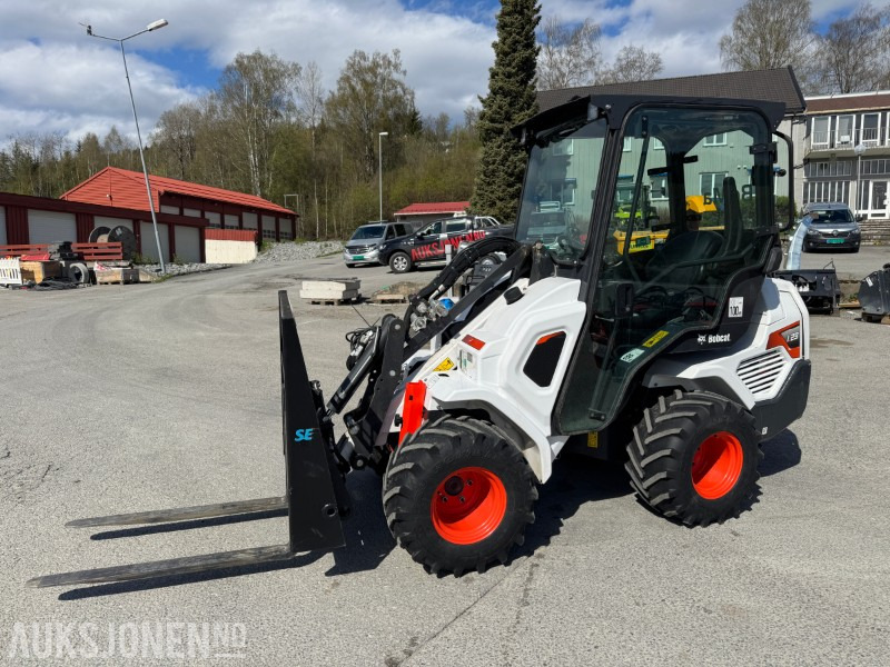 2022 Bobcat L23 kompaktlaster med skuffe, gafler og hydraulisksnøskjær - Šmykom riadený nakladač: obrázok 1 2022 Bobcat L23 kompaktlaster med skuffe, gafler og hydraulisksnøskjær - Šmykom riadený nakladač: obrázok 1