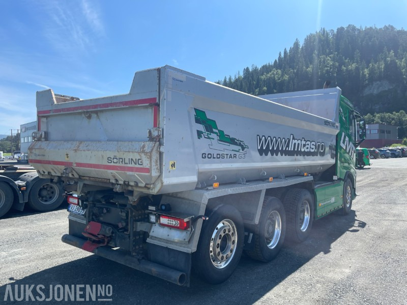 2022 Volvo FH 540 8X4 Tippbil, Tridem luftfjæring og hydraulisk styrt løpeaksel med single hjul - Sklápač: obrázok 4 2022 Volvo FH 540 8X4 Tippbil, Tridem luftfjæring og hydraulisk styrt løpeaksel med single hjul - Sklápač: obrázok 4