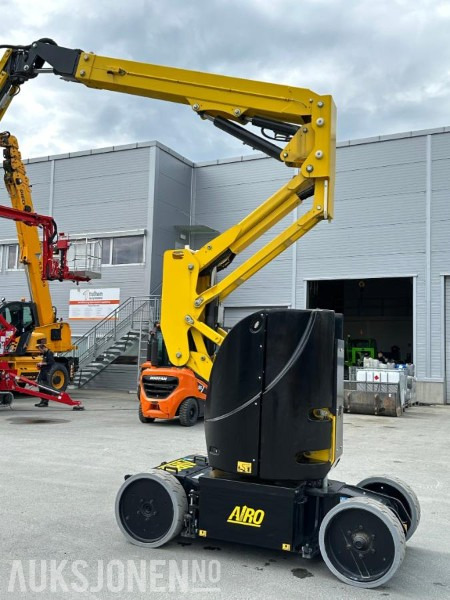 2023 AIRO A12 JE, elektrisk bomlift - Roterende Jibb - Arbeidshøyde 12,1 m. - Leveres med ny årskontroll! - Pracovná plošina: obrázok 3 2023 AIRO A12 JE, elektrisk bomlift - Roterende Jibb - Arbeidshøyde 12,1 m. - Leveres med ny årskontroll! - Pracovná plošina: obrázok 3