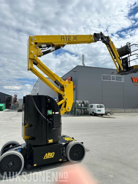 2023 AIRO A12 JE, elektrisk bomlift - Roterende Jibb - Arbeidshøyde 12,1 m. - Leveres med ny årskontroll! - Pracovná plošina: obrázok 2 2023 AIRO A12 JE, elektrisk bomlift - Roterende Jibb - Arbeidshøyde 12,1 m. - Leveres med ny årskontroll! - Pracovná plošina: obrázok 2