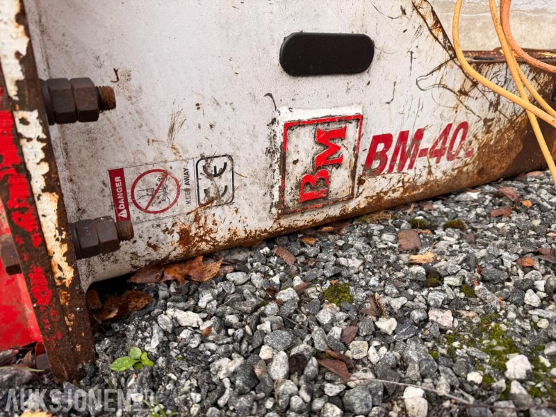 BM400S / S40 330kg 4-7 tonn pigghammer - Hydraulické kladivo: obrázok 2 BM400S / S40 330kg 4-7 tonn pigghammer - Hydraulické kladivo: obrázok 2