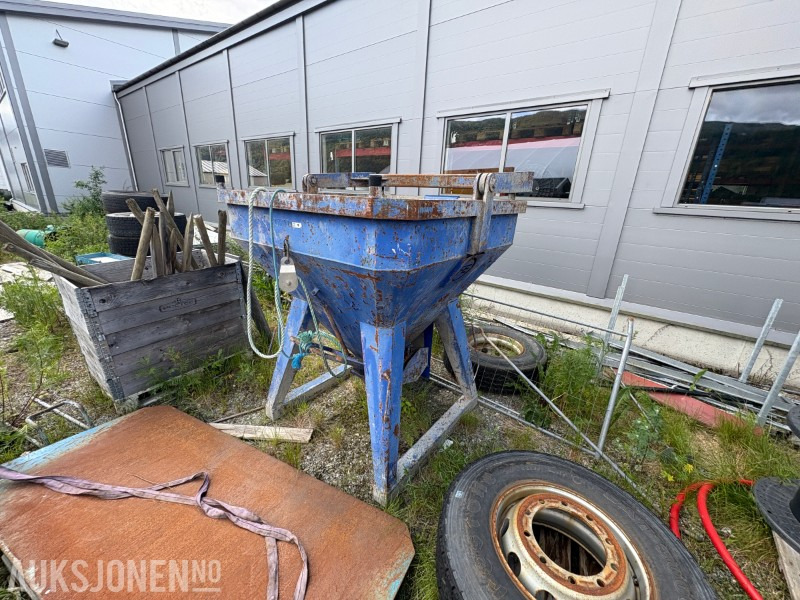 Betongtobb 1 000 liter - Stavebné zariadenia: obrázok 1 Betongtobb 1 000 liter - Stavebné zariadenia: obrázok 1