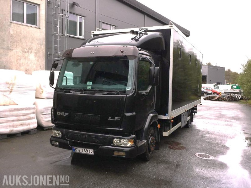 2004 DAF LF 45.220 - Hestebil / Transportbil, 202552km - Komunálne/ Špeciálne stroje: obrázok 1 2004 DAF LF 45.220 - Hestebil / Transportbil, 202552km - Komunálne/ Špeciálne stroje: obrázok 1