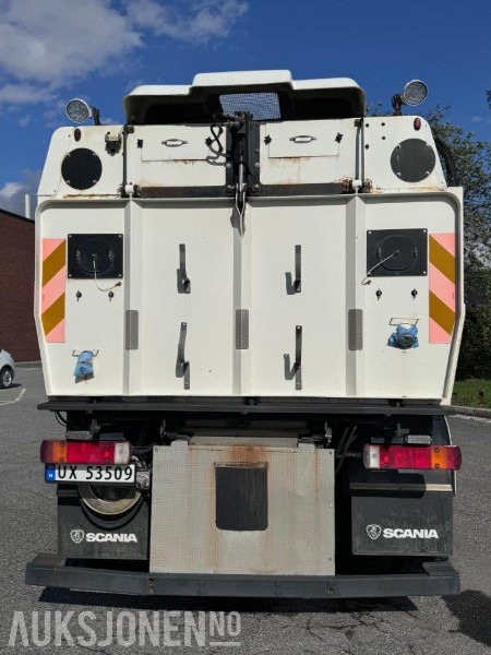 2006 Scania P340 DB - 4X2 - HNA Feiebil - Gått kun 99.688 km - Komunálne/ Špeciálne stroje: obrázok 5 2006 Scania P340 DB - 4X2 - HNA Feiebil - Gått kun 99.688 km - Komunálne/ Špeciálne stroje: obrázok 5