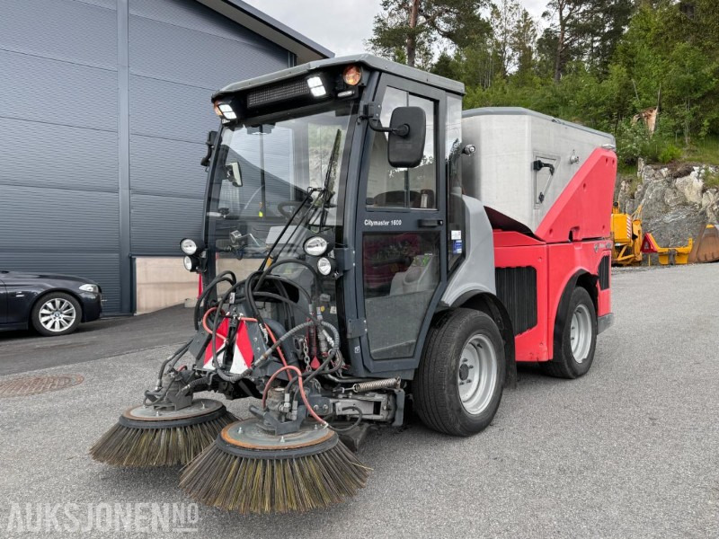 2018 Hako Citymaster 1600 - Vei, gate og gulv feiemaskin - Redskapsbærer med kosteaggregat for gang/vei og børsteaggregat for gulv - Komunálne/ Špeciálne stroje: obrázok 1 2018 Hako Citymaster 1600 - Vei, gate og gulv feiemaskin - Redskapsbærer med kosteaggregat for gang/vei og børsteaggregat for gulv - Komunálne/ Špeciálne stroje: obrázok 1