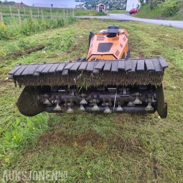 Berti E-trail - Fjernstyrt beltedrevet beitepusser/slagklipper - Klippebredde 130 cm - Komunálne/ Špeciálne stroje: obrázok 4 Berti E-trail - Fjernstyrt beltedrevet beitepusser/slagklipper - Klippebredde 130 cm - Komunálne/ Špeciálne stroje: obrázok 4