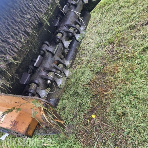 Berti E-trail - Fjernstyrt beltedrevet beitepusser/slagklipper - Klippebredde 130 cm - Komunálne/ Špeciálne stroje: obrázok 5 Berti E-trail - Fjernstyrt beltedrevet beitepusser/slagklipper - Klippebredde 130 cm - Komunálne/ Špeciálne stroje: obrázok 5