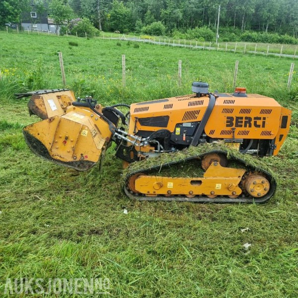 Berti E-trail - Fjernstyrt beltedrevet beitepusser/slagklipper - Klippebredde 130 cm - Komunálne/ Špeciálne stroje: obrázok 1 Berti E-trail - Fjernstyrt beltedrevet beitepusser/slagklipper - Klippebredde 130 cm - Komunálne/ Špeciálne stroje: obrázok 1