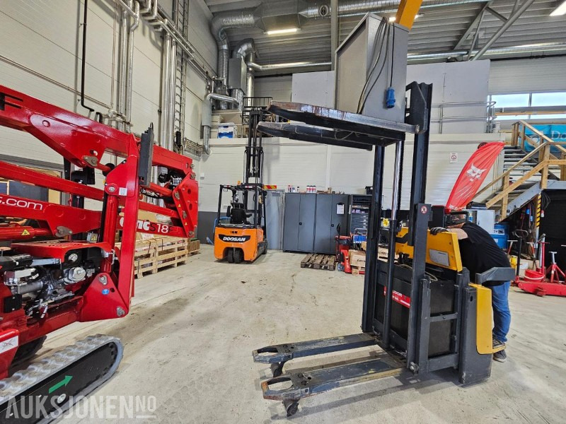1998 Jungheinrich ERD 20 Elektrisk stabletruck med lader - Manipulačná technika: obrázok 1 1998 Jungheinrich ERD 20 Elektrisk stabletruck med lader - Manipulačná technika: obrázok 1