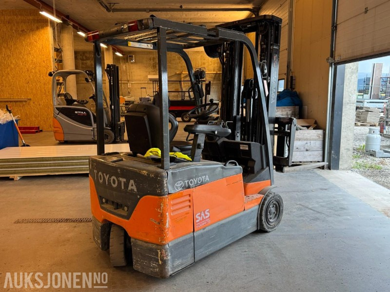 2005 Toyota 7FBEF15 gaffeltruck / 5 meter løftehøyde - Manipulačná technika: obrázok 4 2005 Toyota 7FBEF15 gaffeltruck / 5 meter løftehøyde - Manipulačná technika: obrázok 4
