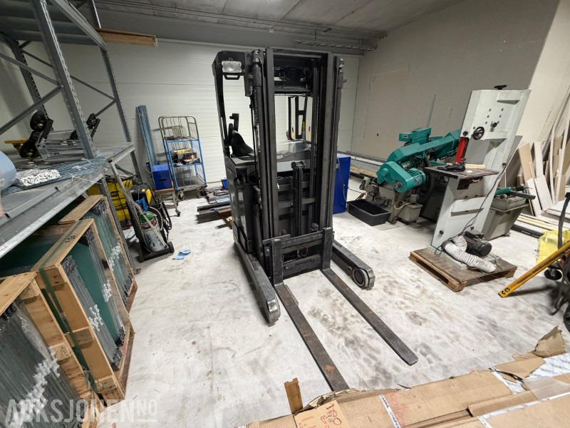 2013 Nissan UND140 Skyvemasttruck - 4,8m med batterilader - Manipulačná technika: obrázok 2 2013 Nissan UND140 Skyvemasttruck - 4,8m med batterilader - Manipulačná technika: obrázok 2