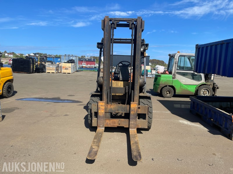 Daewoo D40S dieseltruck – 4,5 tonn – 1998 modell - Manipulačná technika: obrázok 2 Daewoo D40S dieseltruck – 4,5 tonn – 1998 modell - Manipulačná technika: obrázok 2