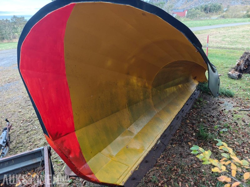 2004 Tellefsdal diagonalplog / snøplog - P HD - Bredde 3600 mm - Parallelllogram - Nákladné auto: obrázok 3 2004 Tellefsdal diagonalplog / snøplog - P HD - Bredde 3600 mm - Parallelllogram - Nákladné auto: obrázok 3