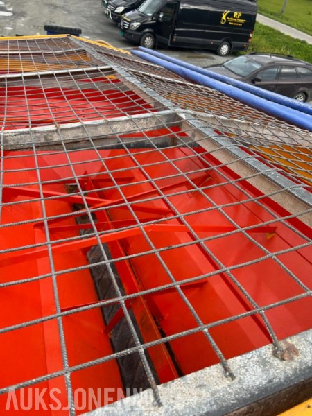 2016 AEBI Schmidt Stratos Fastsandspreder - Nákladné auto: obrázok 5 2016 AEBI Schmidt Stratos Fastsandspreder - Nákladné auto: obrázok 5