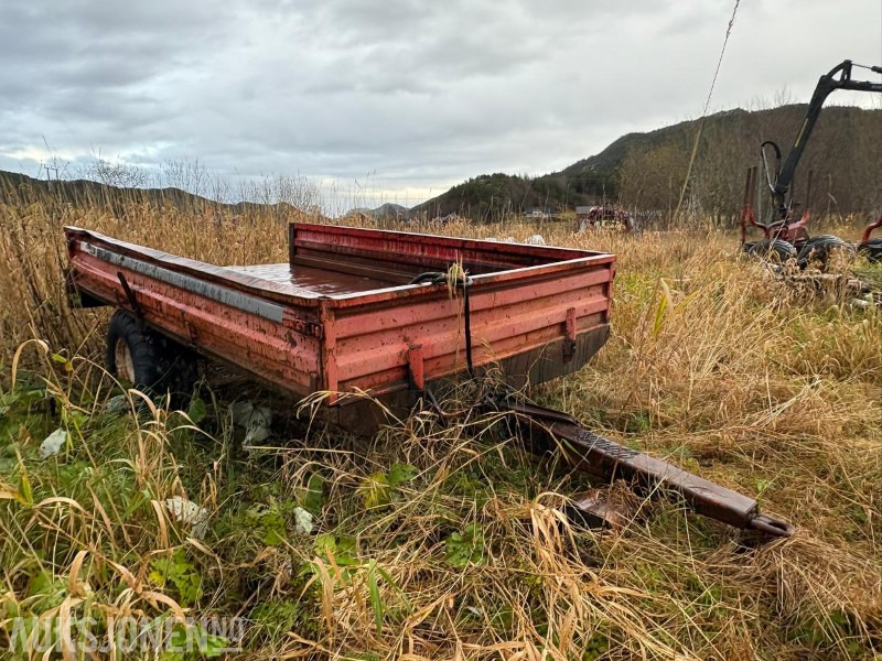 1 VESLA 40 TRAKTORHENGER - Poľnohospodárske stroje: obrázok 3 1 VESLA 40 TRAKTORHENGER - Poľnohospodárske stroje: obrázok 3