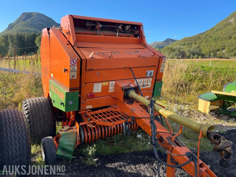 1999 Gallignani 3200 Rundballepresse selges som reparasjons objekt - Poľnohospodárske stroje: obrázok 1 1999 Gallignani 3200 Rundballepresse selges som reparasjons objekt - Poľnohospodárske stroje: obrázok 1