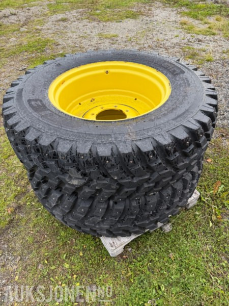 2 STK TRAKTORHJUL NOKIAN TYRES TRI 2 400/80R28 - Poľnohospodárske stroje: obrázok 1 2 STK TRAKTORHJUL NOKIAN TYRES TRI 2 400/80R28 - Poľnohospodárske stroje: obrázok 1