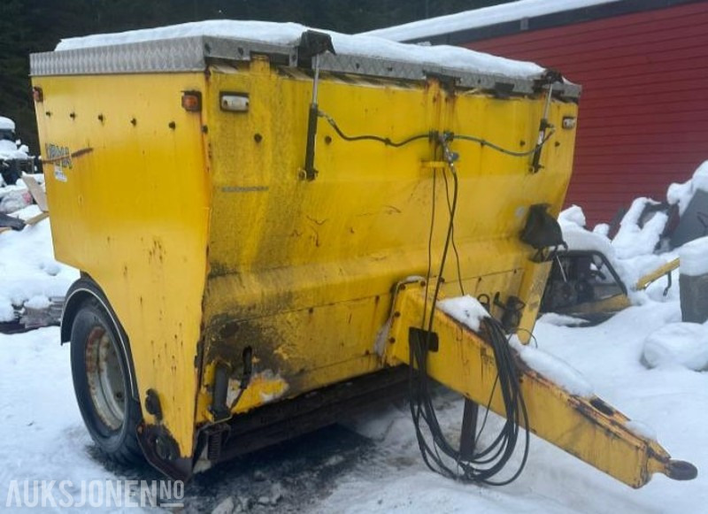 2010 Strøvogn / Sandstrøer - Vama TH 2500 - Poľnohospodárske stroje: obrázok 1 2010 Strøvogn / Sandstrøer - Vama TH 2500 - Poľnohospodárske stroje: obrázok 1