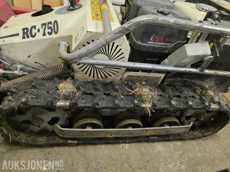 2010 Timan RC-750 radiostyrt belteklipper 14 hk Honda iGX440 - Poľnohospodárske stroje: obrázok 5 2010 Timan RC-750 radiostyrt belteklipper 14 hk Honda iGX440 - Poľnohospodárske stroje: obrázok 5