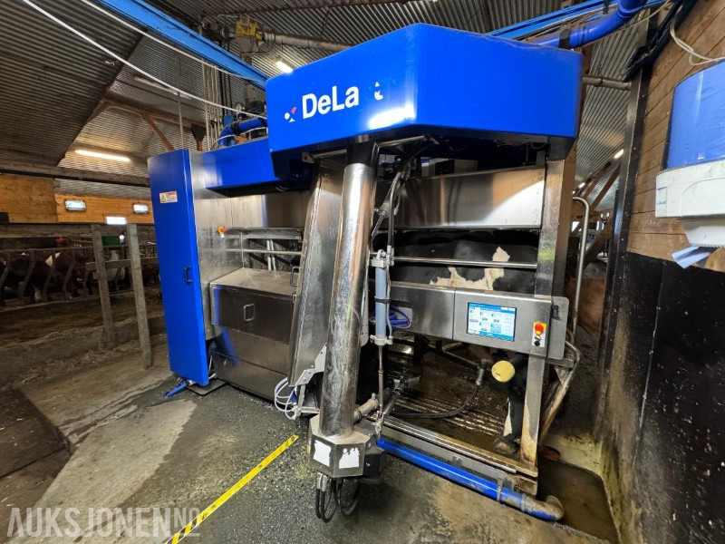 2013 DeLaval VMS melkerobot med 1 kraftfôrstasjon FSC40 - Høyre utgave - Steam - Innredning og grinder foran - Vakuumpumpe - Fortsatt i daglig drift - Poľnohospodárske stroje: obrázok 1 2013 DeLaval VMS melkerobot med 1 kraftfôrstasjon FSC40 - Høyre utgave - Steam - Innredning og grinder foran - Vakuumpumpe - Fortsatt i daglig drift - Poľnohospodárske stroje: obrázok 1