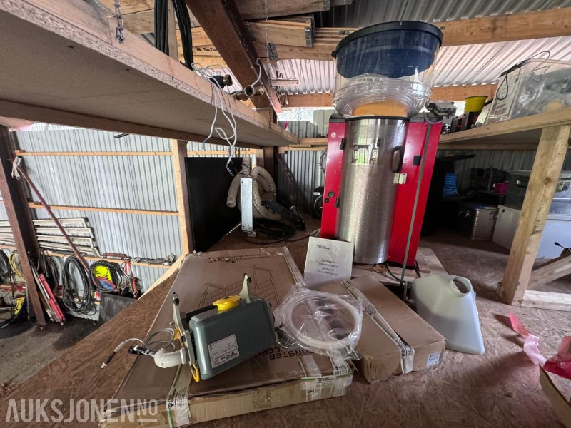 2020 Förster Technik / Lely Calm Kalvedrikkeautomat med hygieneboks og 1 sugestasjon - UBRUKT - Compact smart 2.0 pulver - TAP5-CS-25 - Poľnohospodárske stroje: obrázok 1 2020 Förster Technik / Lely Calm Kalvedrikkeautomat med hygieneboks og 1 sugestasjon - UBRUKT - Compact smart 2.0 pulver - TAP5-CS-25 - Poľnohospodárske stroje: obrázok 1