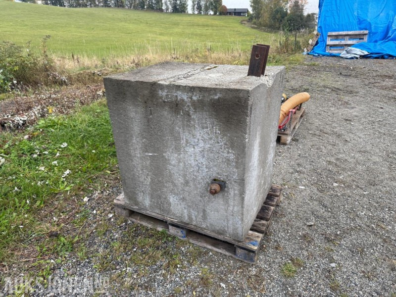 Betonglodd til Traktor - Poľnohospodárske stroje: obrázok 2 Betonglodd til Traktor - Poľnohospodárske stroje: obrázok 2